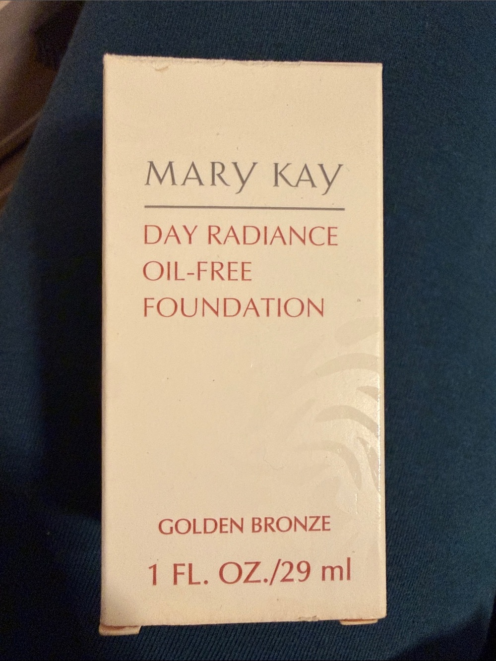 Mary Kay Day Radiance Oil-Free Foundation — Golden Bronze shade